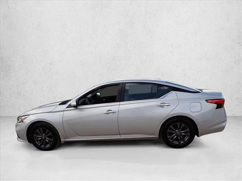 Used 2019 Nissan Altima 2.5 S FWD image 2