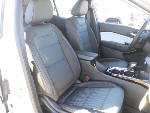 New 2026 Chevrolet Trax LT w/ Driver Confidence Package image 32