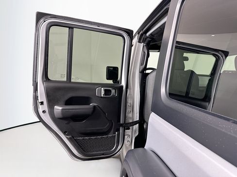 Used 2024 Jeep Wrangler Unlimited AWD/4WD image 25