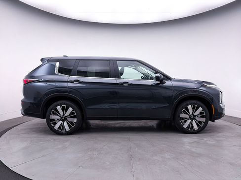 New 2026 Mitsubishi Outlander SE FWD image 28