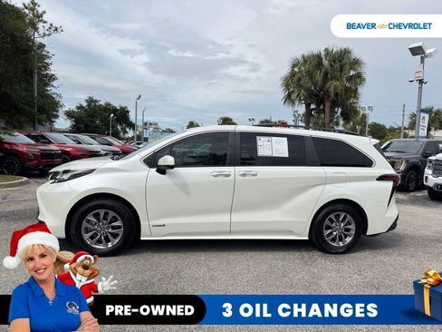 Used 2021 Toyota Sienna XLE image 5