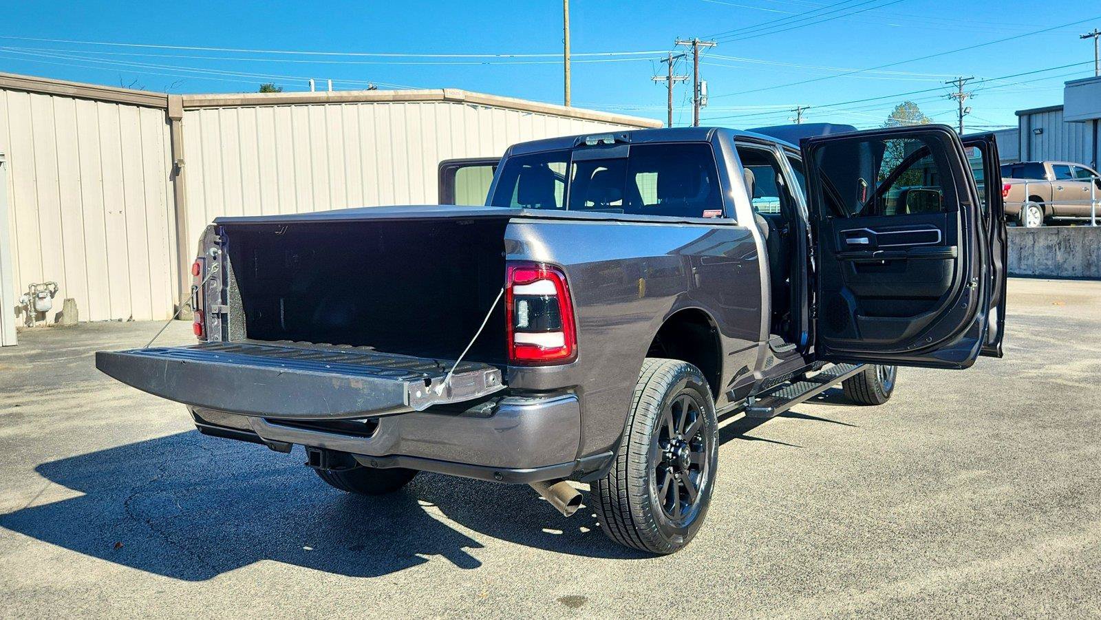 Used 2024 RAM 2500 Big Horn w/ Night Edition AWD/4WD image 5