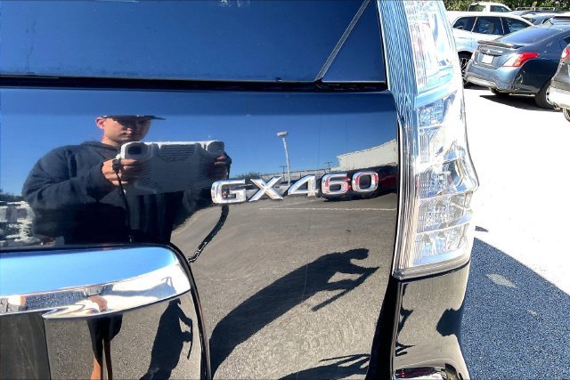 Used 2017 Lexus GX 460 Premium w/ Premium Package AWD/4WD image 10