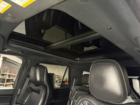 Used 2018 Lincoln Navigator Reserve w/ Technology Package AWD/4WD image 35