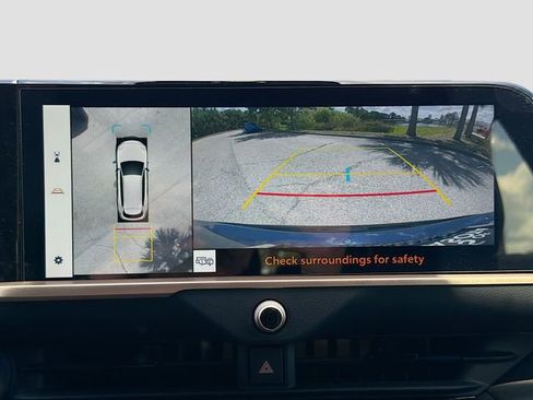 Used 2026 Toyota Crown Signia w/ Advanced Technology Package image 34