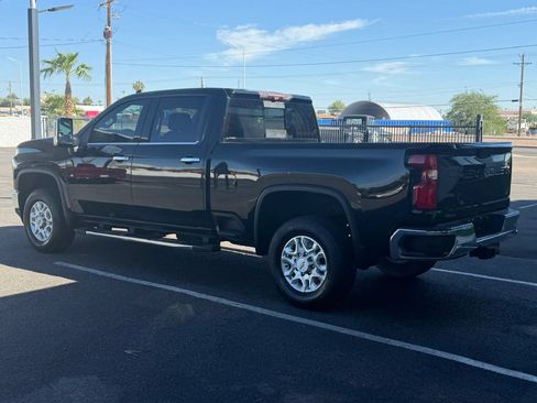 Used 2020 Chevrolet Silverado 2500 LTZ w/ LTZ Plus Package AWD/4WD image 4