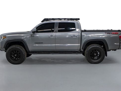 Used 2020 Toyota Tacoma TRD Off-Road w/ Advanced Technology Package image 9
