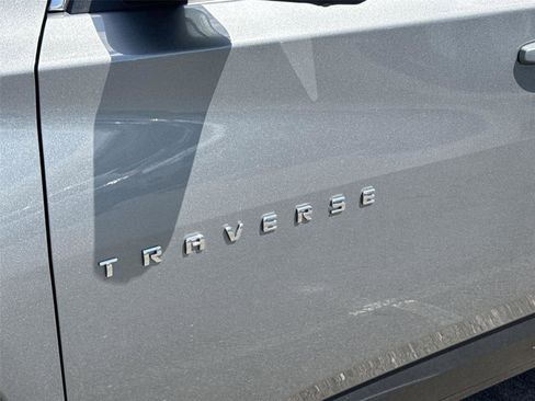 Used 2023 Chevrolet Traverse LT w/ LT Premium Package AWD/4WD image 10