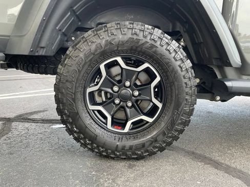 Used 2022 Jeep Gladiator Rubicon w/ LED Lighting Group AWD/4WD image 27