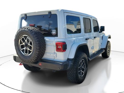 Used 2024 Jeep Wrangler Unlimited Rubicon AWD/4WD image 6