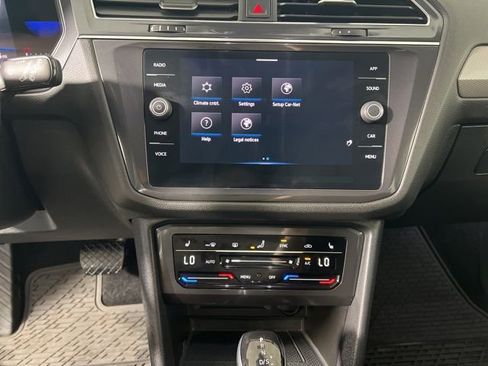 Used 2022 Volkswagen Tiguan SE AWD/4WD image 22