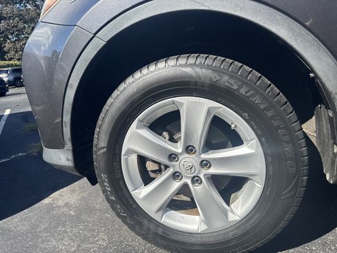 Used 2013 Toyota RAV4 XLE image 26