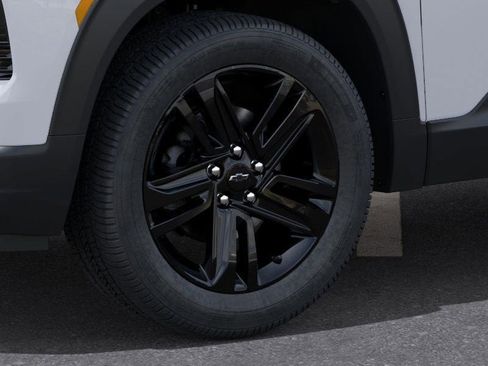 New 2026 Chevrolet TrailBlazer LT w/ Convenience Package FWD image 9