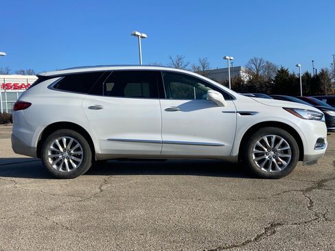 Used 2020 Buick Enclave Premium w/ Sun and Sites Package image 4
