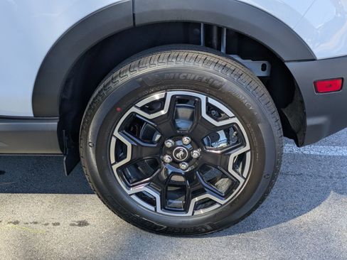 New 2025 Ford Bronco Sport Outer Banks image 8