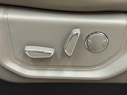 Used 2018 Ford F150 Lariat w/ Trailer Tow Package image 24