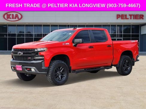 Used 2019 Chevrolet Silverado 1500 LT Trail Boss w/ Convenience Package image 3