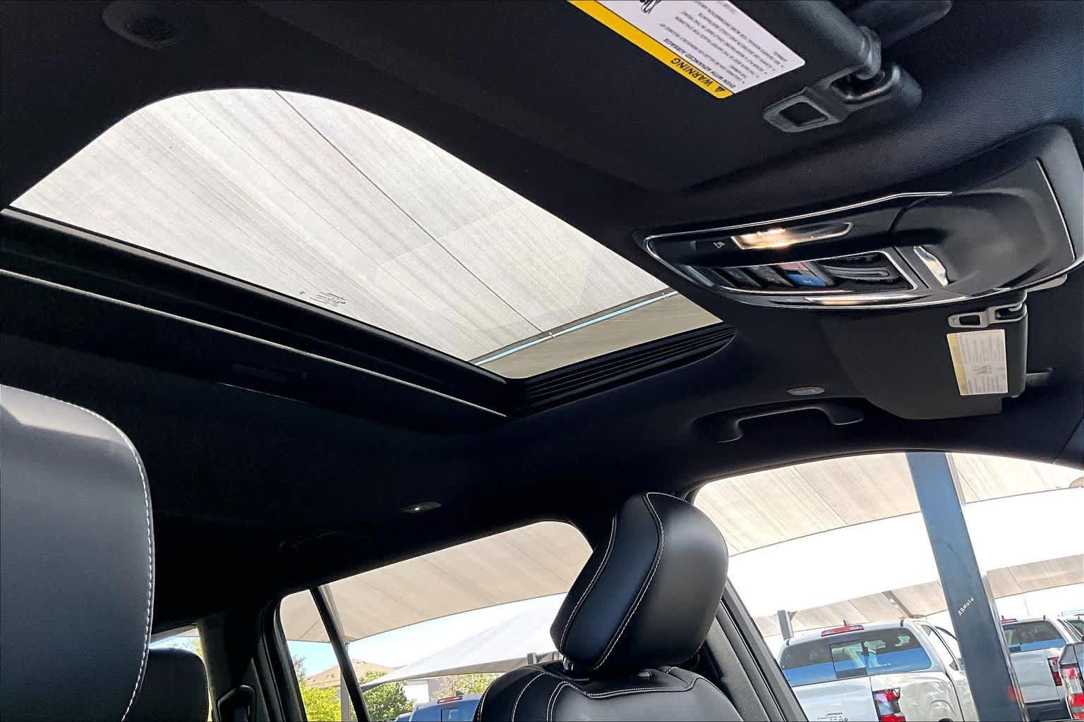 Used 2025 Jeep Grand Cherokee L Altitude RWD image 14