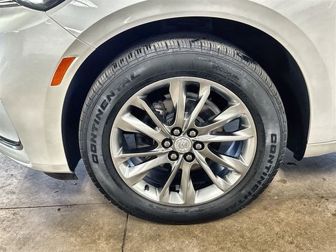 Used 2022 Buick Enclave Avenir w/ Avenir Technology Package image 34