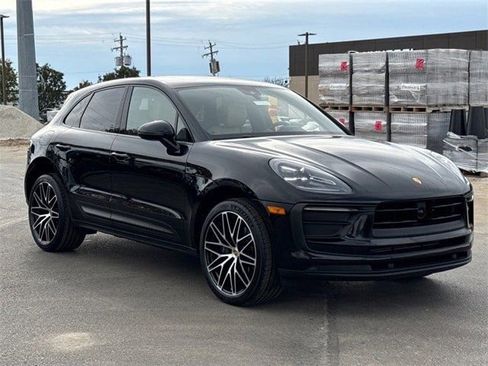 Used 2023 Porsche Macan Turbo image 8