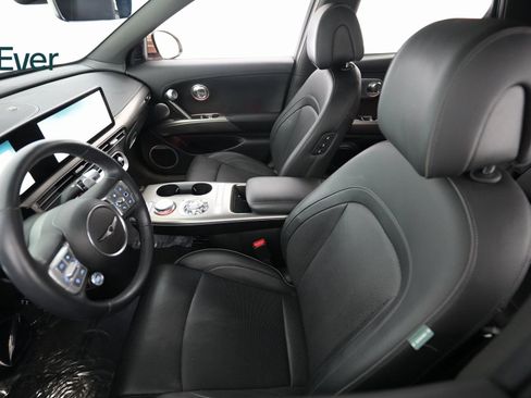 Used 2023 Genesis GV60 Advanced w/ Cargo Package image 7