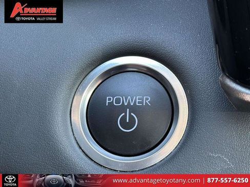 Certified 2025 Toyota Highlander XLE image 32