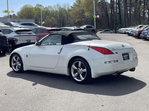 Used 2007 Nissan 350Z Touring RWD image 7
