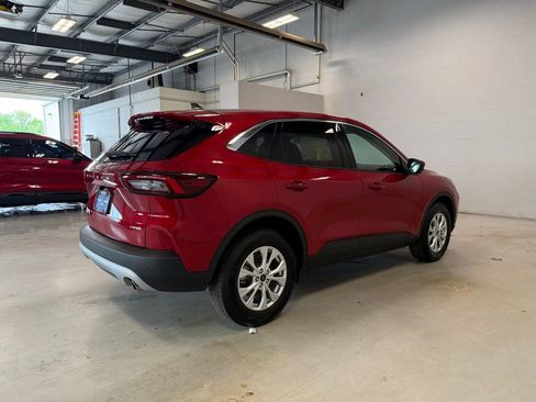 Used 2023 Ford Escape Active w/ Tech Pack #2 AWD/4WD image 7