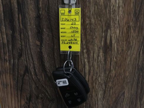 Used 2023 Chevrolet Silverado 1500 LT AWD/4WD image 31