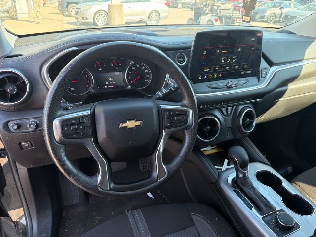 Used 2023 Chevrolet Blazer LT w/ Midnight/Sport Edition FWD image 10