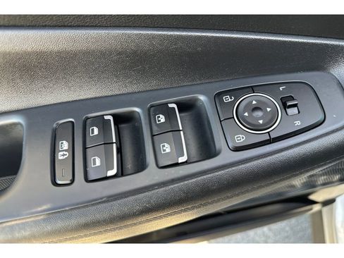 Used 2022 Hyundai Santa Fe SEL w/ Convenience Package image 12