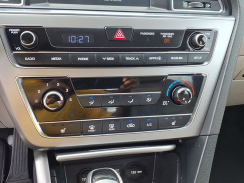 Used 2016 Hyundai Sonata Sport w/ Option Group 1V FWD image 8