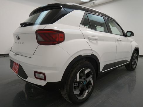 New 2026 Hyundai Venue SEL image 7