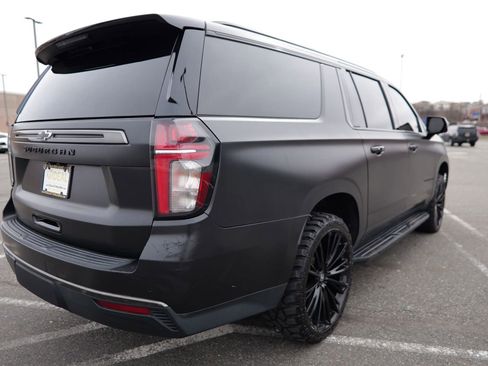 Used 2021 Chevrolet Suburban RST w/ Luxury Package image 8