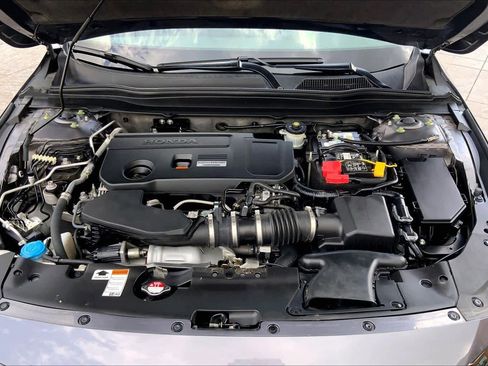 Used 2018 Honda Accord Sport image 32