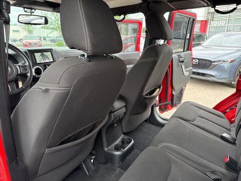 Used 2015 Jeep Wrangler Unlimited Sahara w/ Mopar Chrome Edition Group AWD/4WD image 15