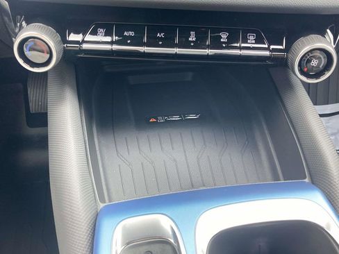 New 2026 Chevrolet Equinox EV LT image 22