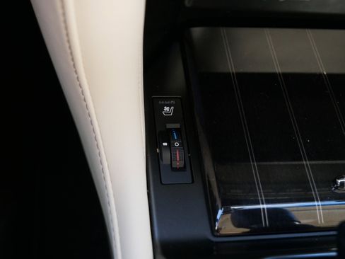 Used 2023 Lexus GX 460 Premium image 28