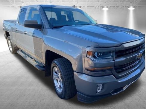 Used 2017 Chevrolet Silverado 1500 LT w/ All Star Edition AWD/4WD image 3