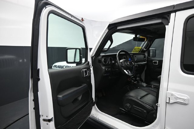 Used 2022 Jeep Wrangler Unlimited Rubicon 4xe w/ Cold Weather Group AWD/4WD image 12