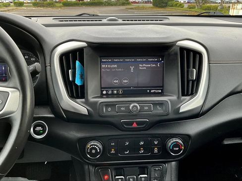 Used 2021 GMC Terrain SLE image 8
