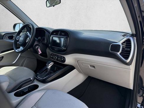 Used 2022 Kia Soul LX FWD image 12