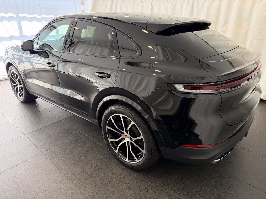 Certified 2026 Porsche Cayenne Coupe AWD/4WD image 3