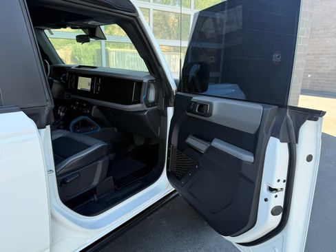 Used 2022 Ford Bronco Black Diamond AWD/4WD image 40
