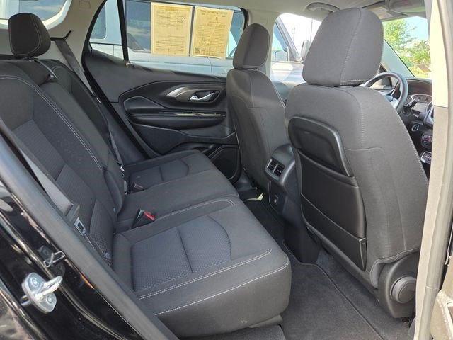 Used 2024 GMC Terrain SLE w/ Driver Convenience Package FWD image 14