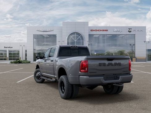 New 2026 RAM 3500 Big Horn AWD/4WD image 3