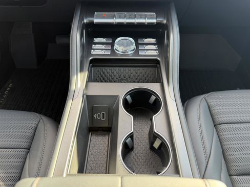 New 2026 Lincoln Nautilus Reserve w/ Jet Appearance Package AWD/4WD image 23