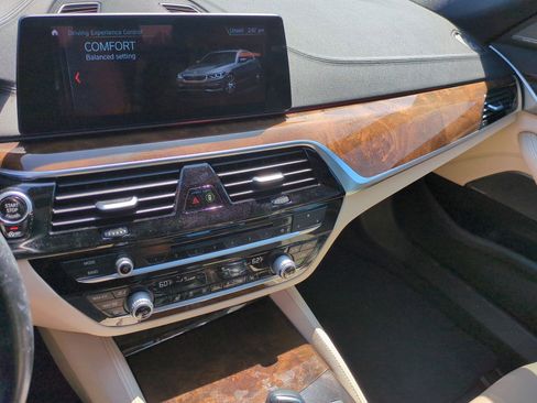 Used 2018 BMW 530i image 29