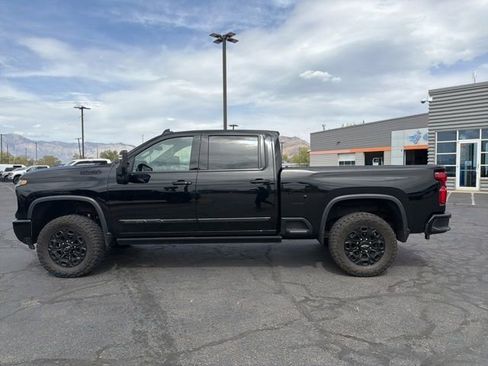 Used 2024 Chevrolet Silverado 2500 High Country w/ Midnight Edition image 11