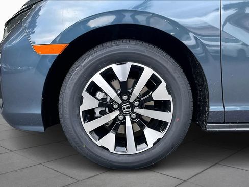 New 2026 Honda Odyssey EX-L image 9